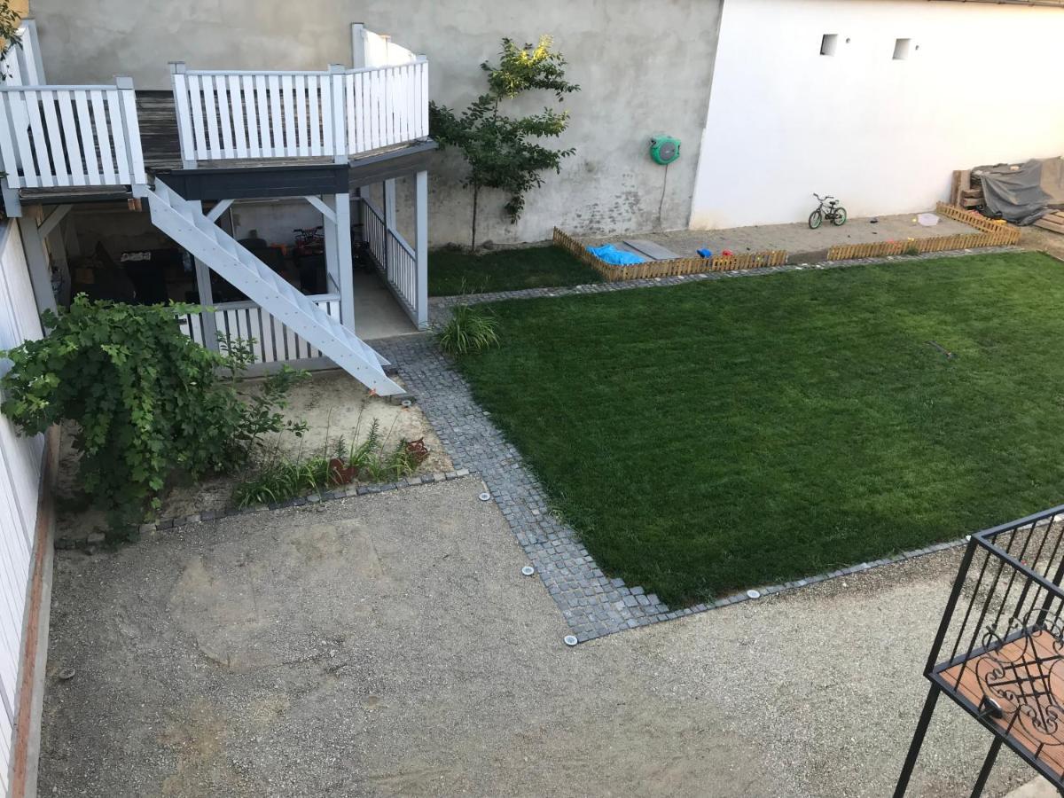 Garsoniera Delia Brasov Lägenhet Exteriör bild